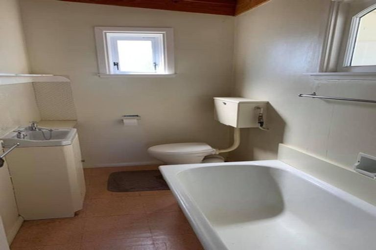 Photo of property in 18 Toru Road, Paraparaumu Beach, Paraparaumu, 5032