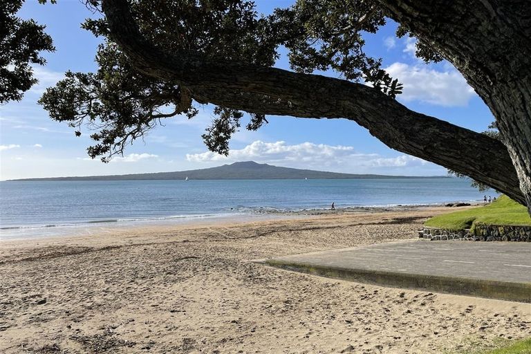 Photo of property in 1/30 Fraser Road, Narrow Neck, Auckland, 0624