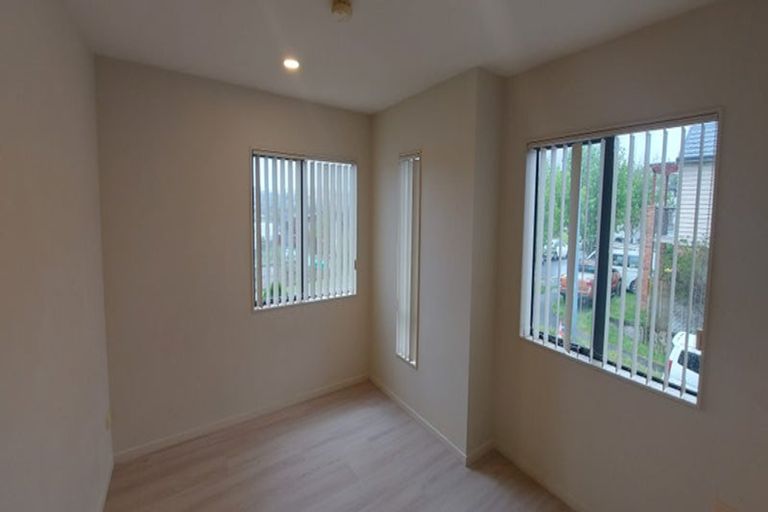Photo of property in Hibiscus Garden, 1 Lavender Garden Lane, Oteha, Auckland, 0632