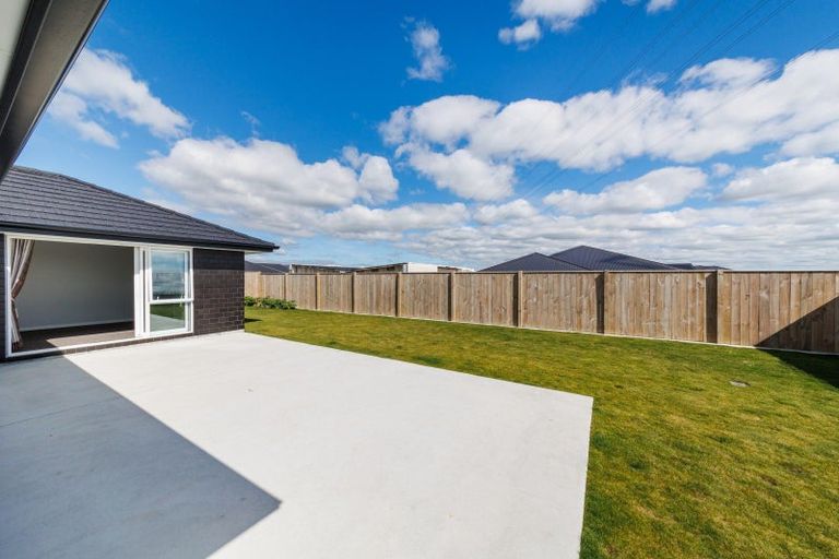 Photo of property in 47 Atlantic Drive, Fitzherbert, Palmerston North, 4410