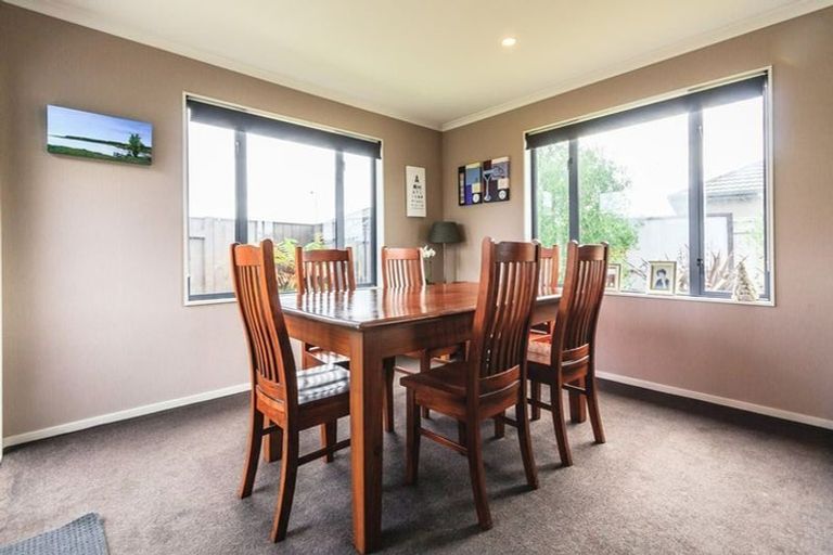 Photo of property in 9 Angelina Way, Kelvin Grove, Palmerston North, 4414