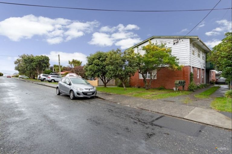 Photo of property in 14 Miro Street, Eastbourne, Lower Hutt, 5013