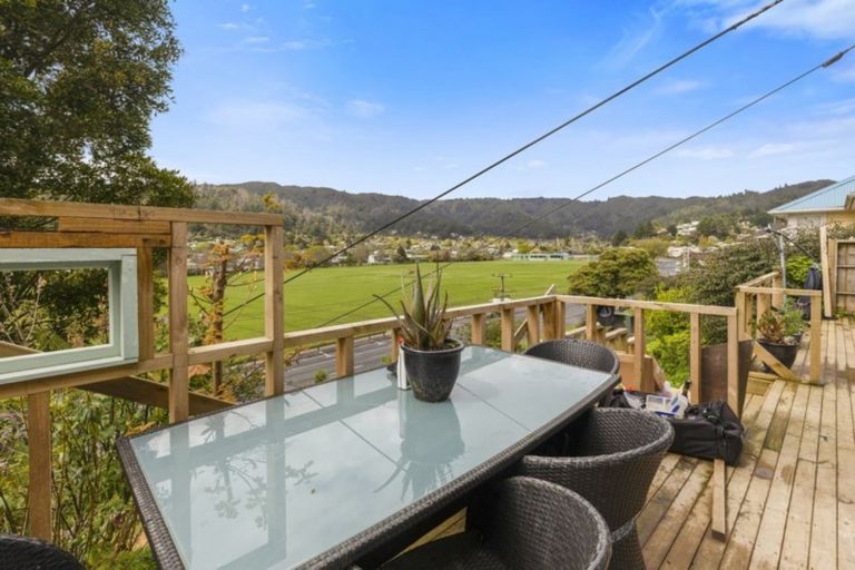 Photo of property in 274 George Street, Stokes Valley, Lower Hutt, 5019