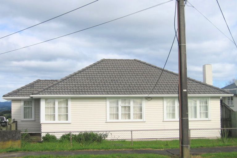 Photo of property in 182 Waimumu Road, Massey, Auckland, 0614
