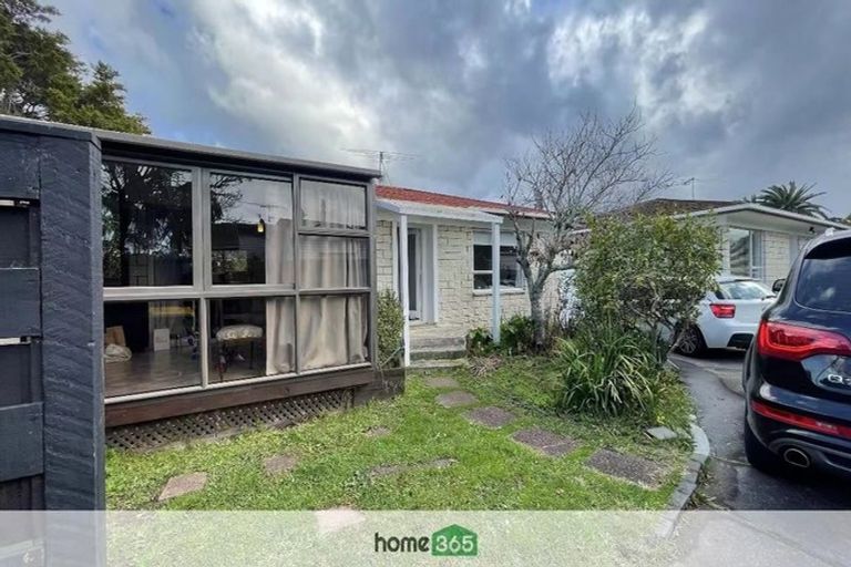Photo of property in 1/37 Eversleigh Road, Belmont, Auckland, 0622