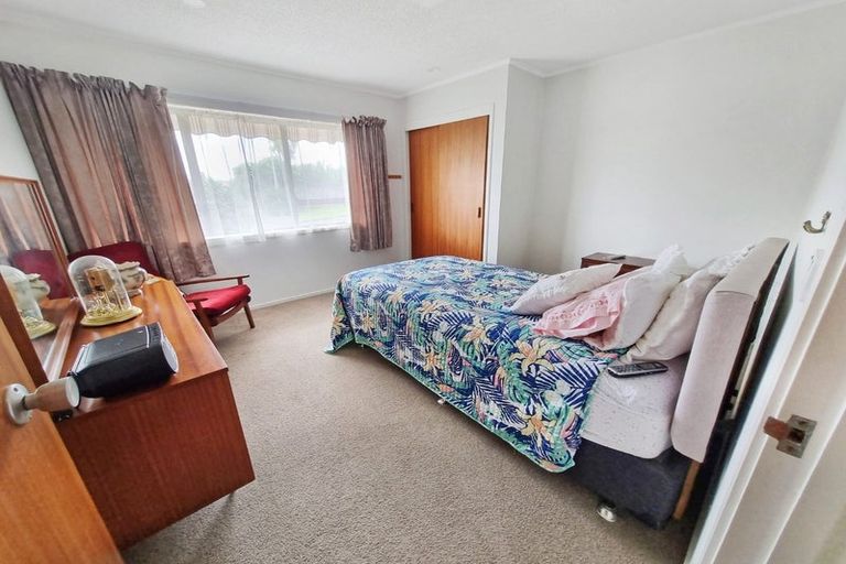 Photo of property in 4/15 Seabrook Avenue, New Lynn, Auckland, 0600