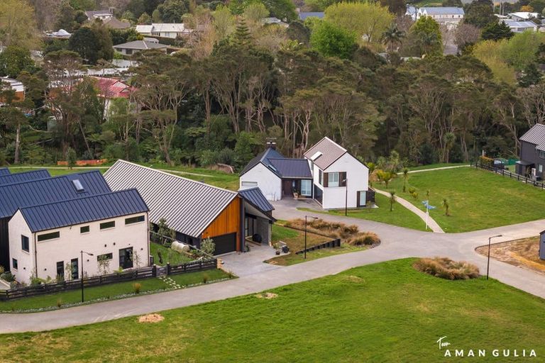 Photo of property in 6 Heda Loop, Whitford, 2571