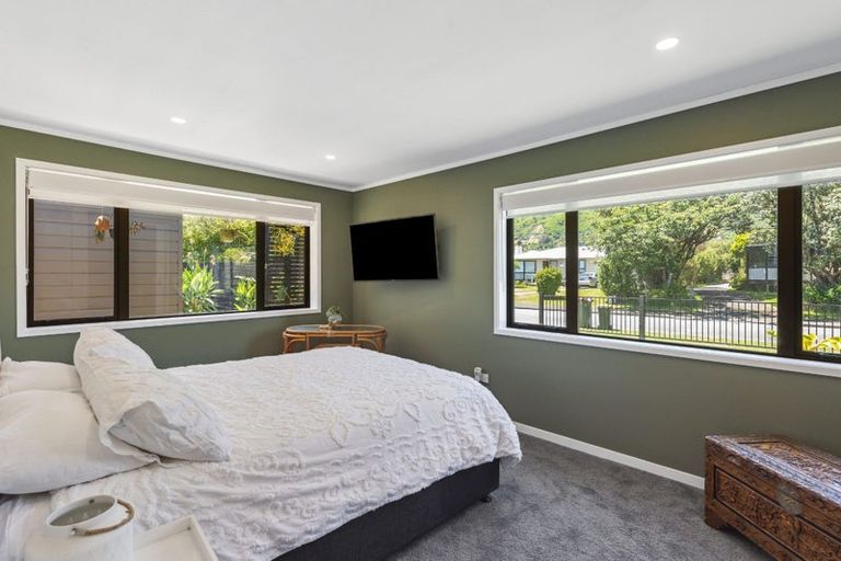 Photo of property in 4 Graham Grove, Waikanae, 5036