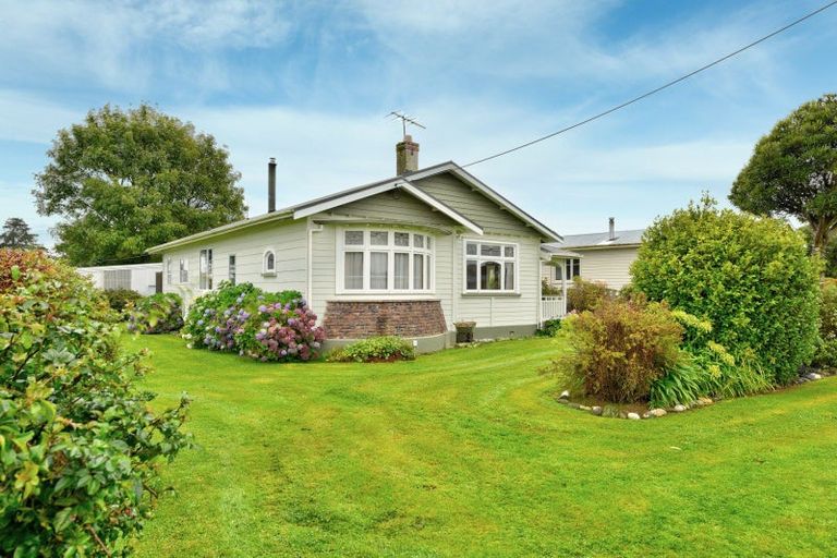 Photo of property in 162 Seaward Road, Edendale, 9825