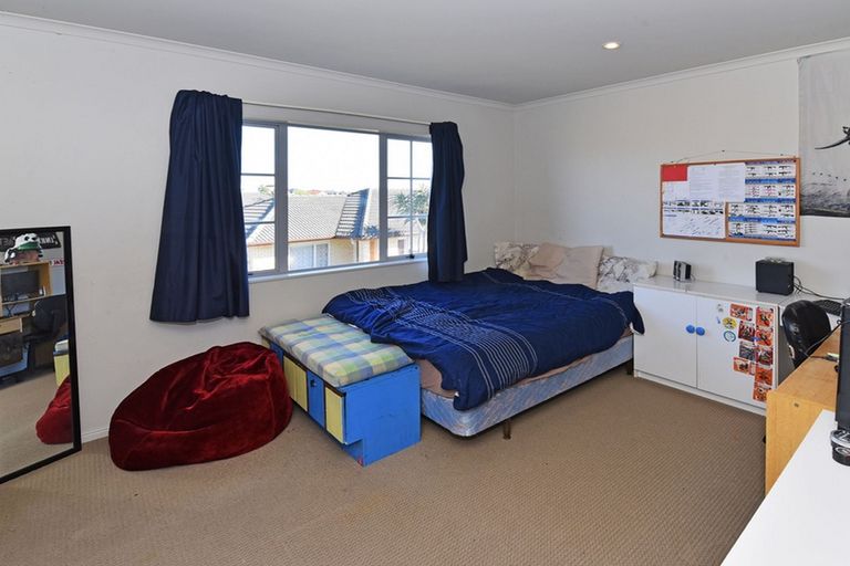 Photo of property in 52 Belfry Place, Wattle Downs, Auckland, 2103