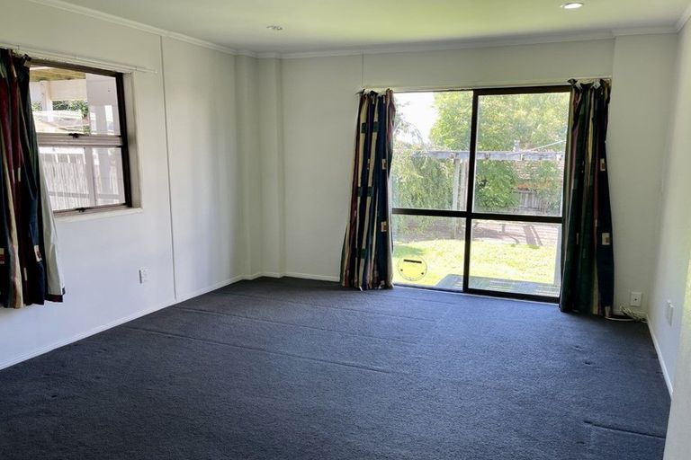 Photo of property in 18 Bradbury Road, Botany Downs, Auckland, 2010