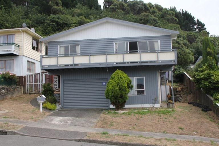 Photo of property in 14 Katarina Grove, Tawa, Wellington, 5028