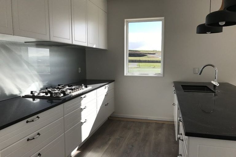 Photo of property in 18 Colonial Drive, Silverdale, 0932