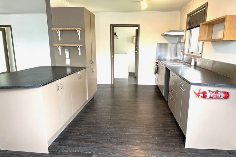 Photo of property in 32 Roick Parade, Glen Eden, Auckland, 0602