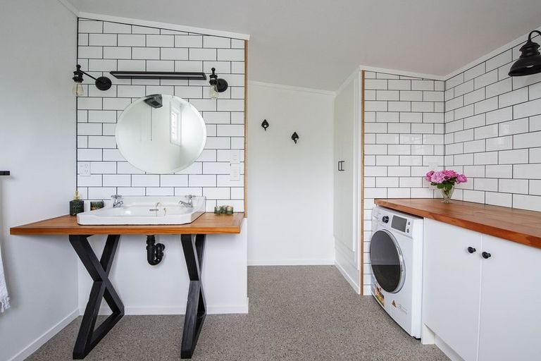 Photo of property in 9 Dickson Street, Macandrew Bay, Dunedin, 9014