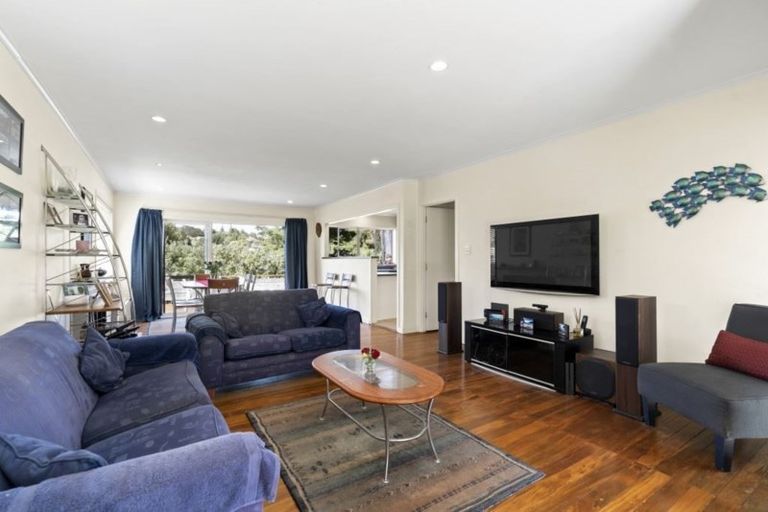 Photo of property in 20 Wyoming Avenue, Murrays Bay, Auckland, 0630