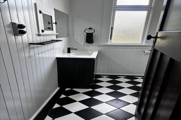 Photo of property in 19 Mataora Road, Kenmure, Dunedin, 9011