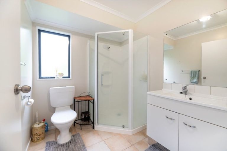 Photo of property in 4 Elder Place, Massey, Auckland, 0614
