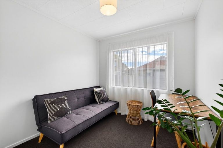 Photo of property in 2/27 Nuffield Avenue, Marewa, Napier, 4110