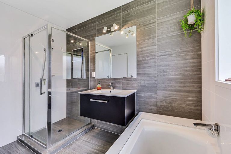 Photo of property in 8 Carlingford Rise, Dinsdale, Hamilton, 3204