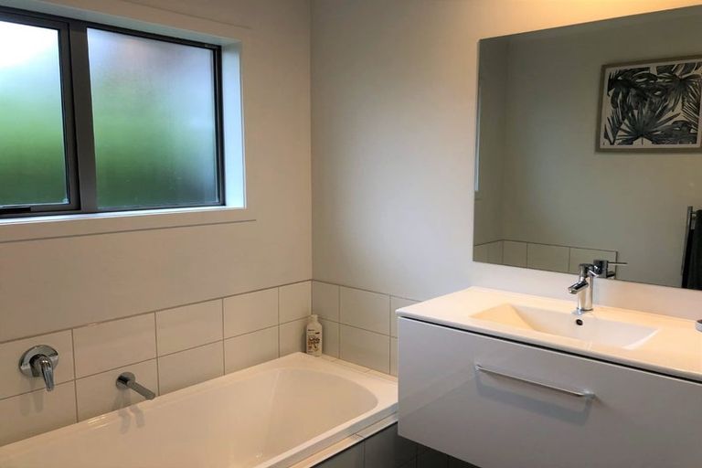 Photo of property in 1/56 Sandwich Road, Saint Andrews, Hamilton, 3200