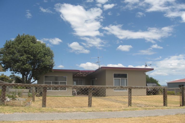 Photo of property in 82 Pukehina Parade, Pukehina, Te Puke, 3189