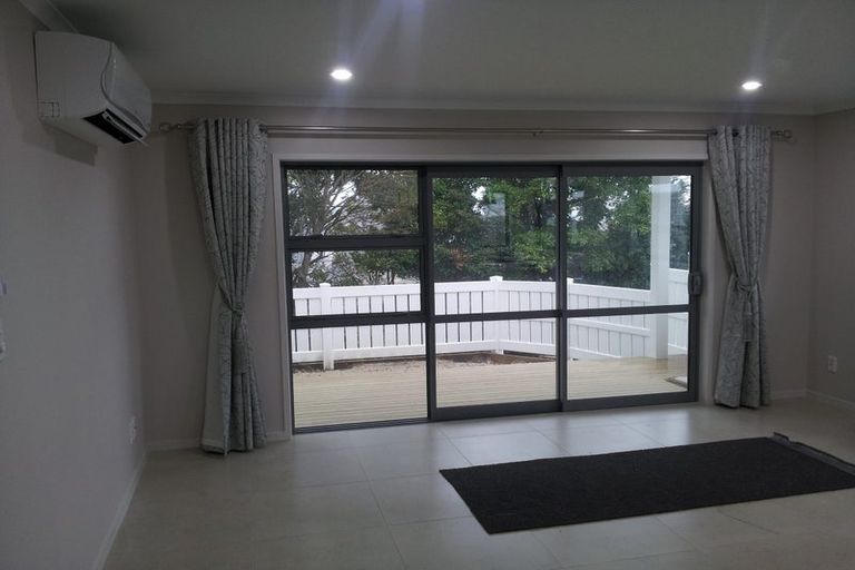 Photo of property in 124 Browns Bay Road, Rothesay Bay, Auckland, 0630