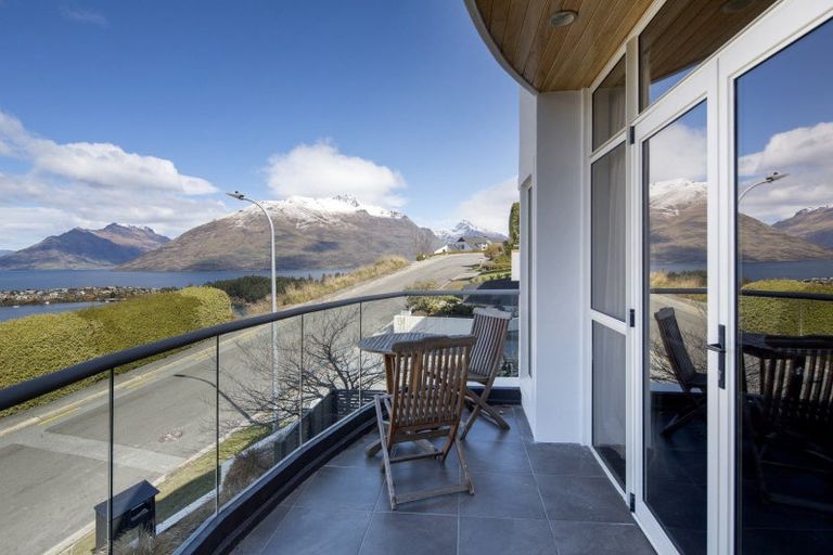 Photo of property in 11 Peregrine Place, Queenstown, 9300