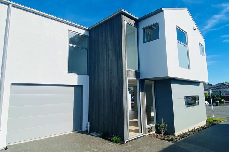 Photo of property in 1/43 Maxwell Street, Riccarton, Christchurch, 8041