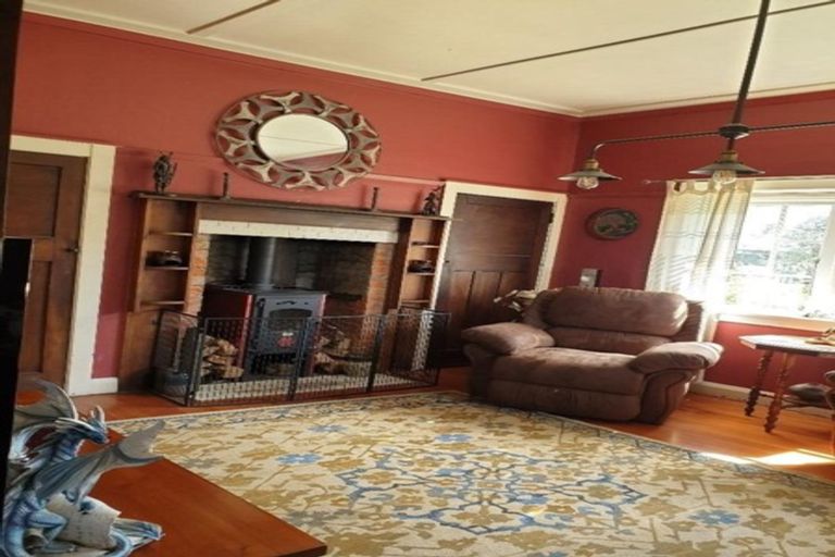 Photo of property in 21 Egmont Street, Patea, 4520