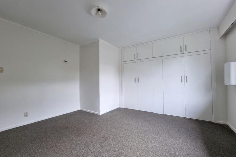 Photo of property in 5a Randwick Road, Northland, Wellington, 6012