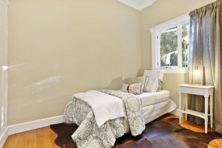 Photo of property in 783 Scenic Drive, Henderson Valley, Auckland, 0612