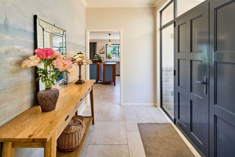 Photo of property in 122 Woodman Drive, Tawa, Wellington, 5028