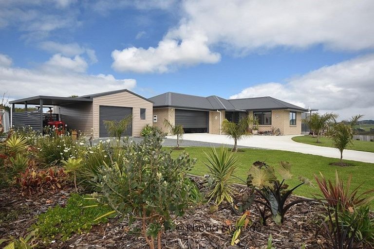 Photo of property in 13 Kotare Crescent, Pahi, Paparoa, 0571