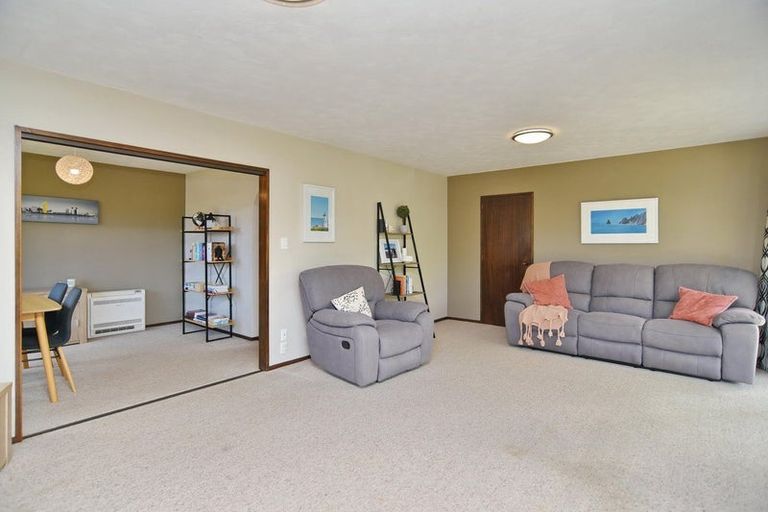 Photo of property in 15 Connemara Drive, Northwood, Christchurch, 8051