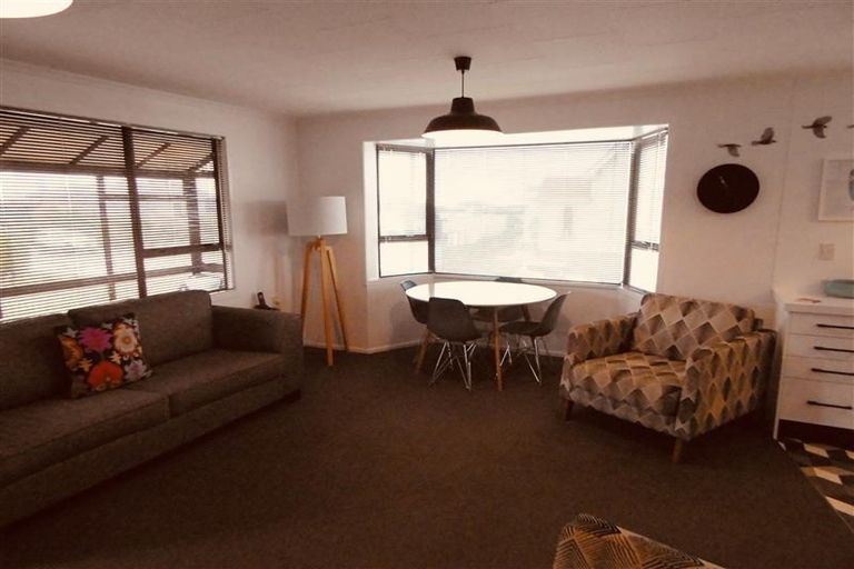 Photo of property in 1/506 Devon Street East, Strandon, New Plymouth, 4312