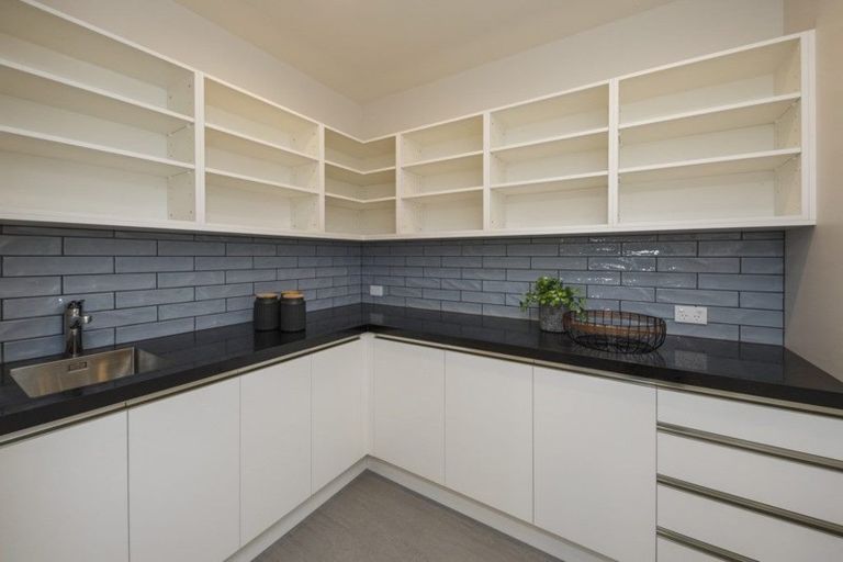 Photo of property in 9 Fairway Grove, Hokowhitu, Palmerston North, 4410