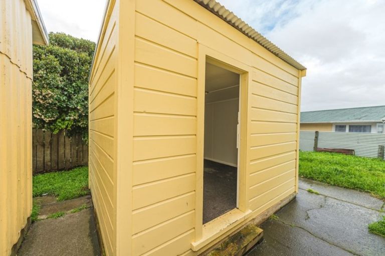 Photo of property in 32 Miro Street, Castlecliff, Whanganui, 4501