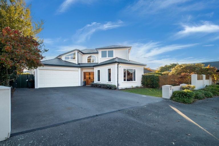 Photo of property in 15 Sutton Place, Dallington, Christchurch, 8061