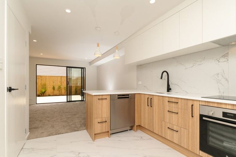 Photo of property in 8/23 Tudor Road, Henderson, Auckland, 0610