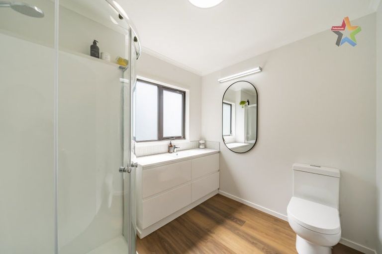 Photo of property in 93 Miromiro Road, Normandale, Lower Hutt, 5010