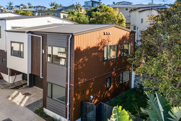 Photo of property in 6/30 Kiteroa Terrace, Rothesay Bay, Auckland, 0630