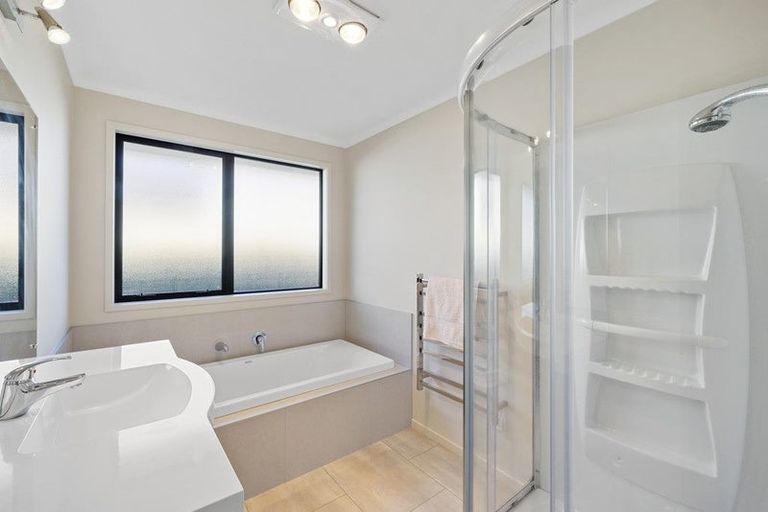 Photo of property in 49 Links Drive, Waiwhakaiho, New Plymouth, 4312