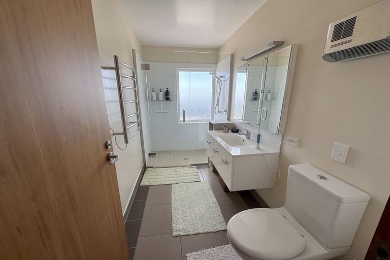 Photo of property in 2 Clearview Lane, Mount Pleasant, Christchurch, 8081