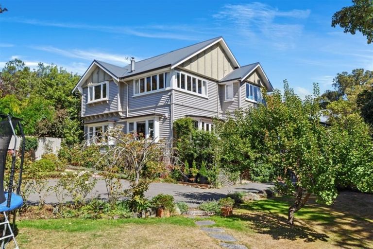 Photo of property in 56 Dyers Pass Road, Cashmere, Christchurch, 8022