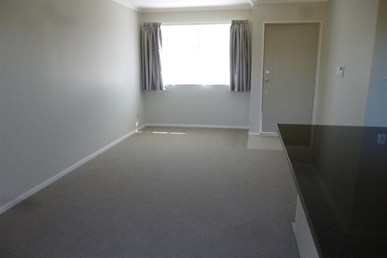Photo of property in 72 Prince Regent Drive, Half Moon Bay, Auckland, 2012