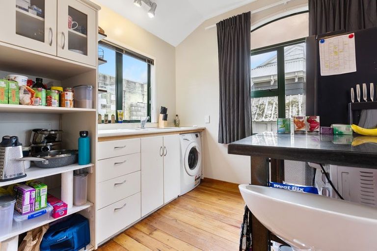 Photo of property in 68 Whiteley Street, Moturoa, New Plymouth, 4310