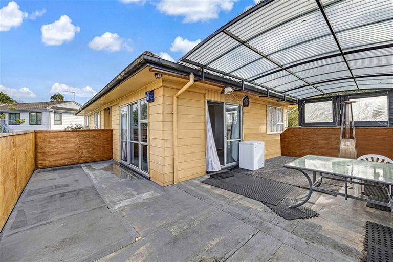 Photo of property in 64 West Harbour Drive, West Harbour, Auckland, 0618
