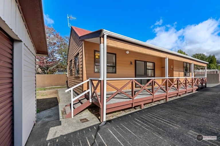 Photo of property in 15a Montgomery Crescent, Clouston Park, Upper Hutt, 5018