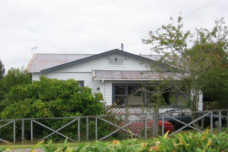 Photo of property in 16 Rimu Street, New Lynn, Auckland, 0600